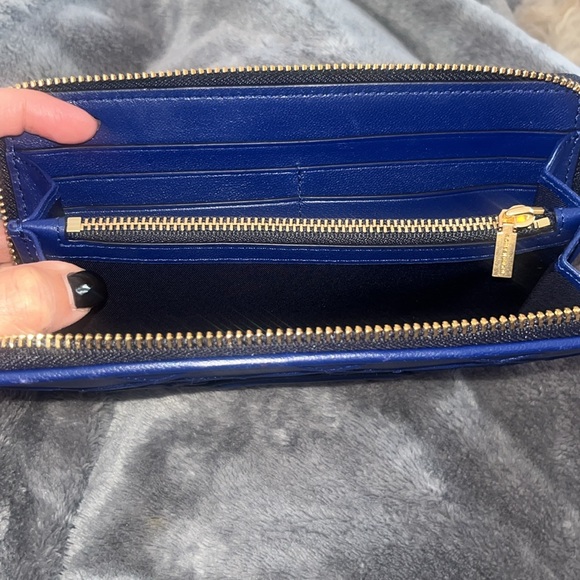 💙💙💙GORGEOUS BLUE TORY BURCH CONTINENTAL ZIP WALLET💙💙💙 - Picture 8 of 13